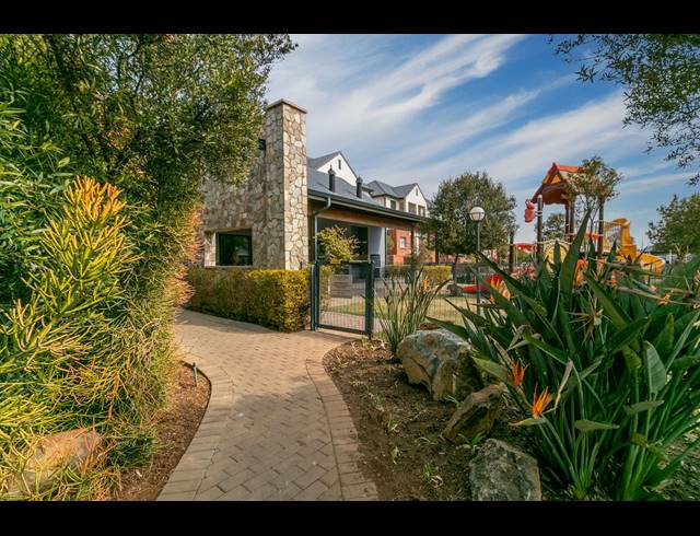 3 BEDROOM APARTMENT FOR SALE IN GREENSTONE HILL